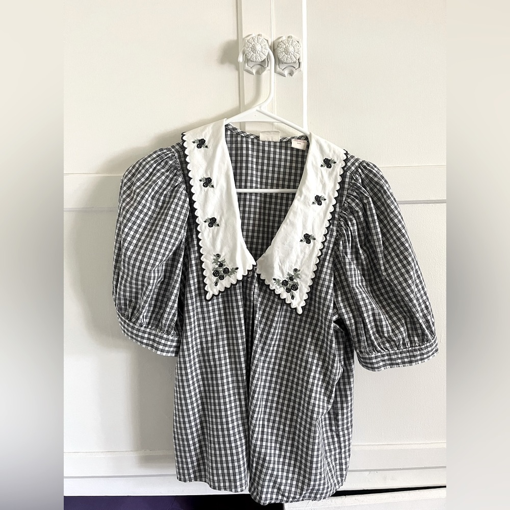 Levi’s Plaid Embroidered Collar Shirt